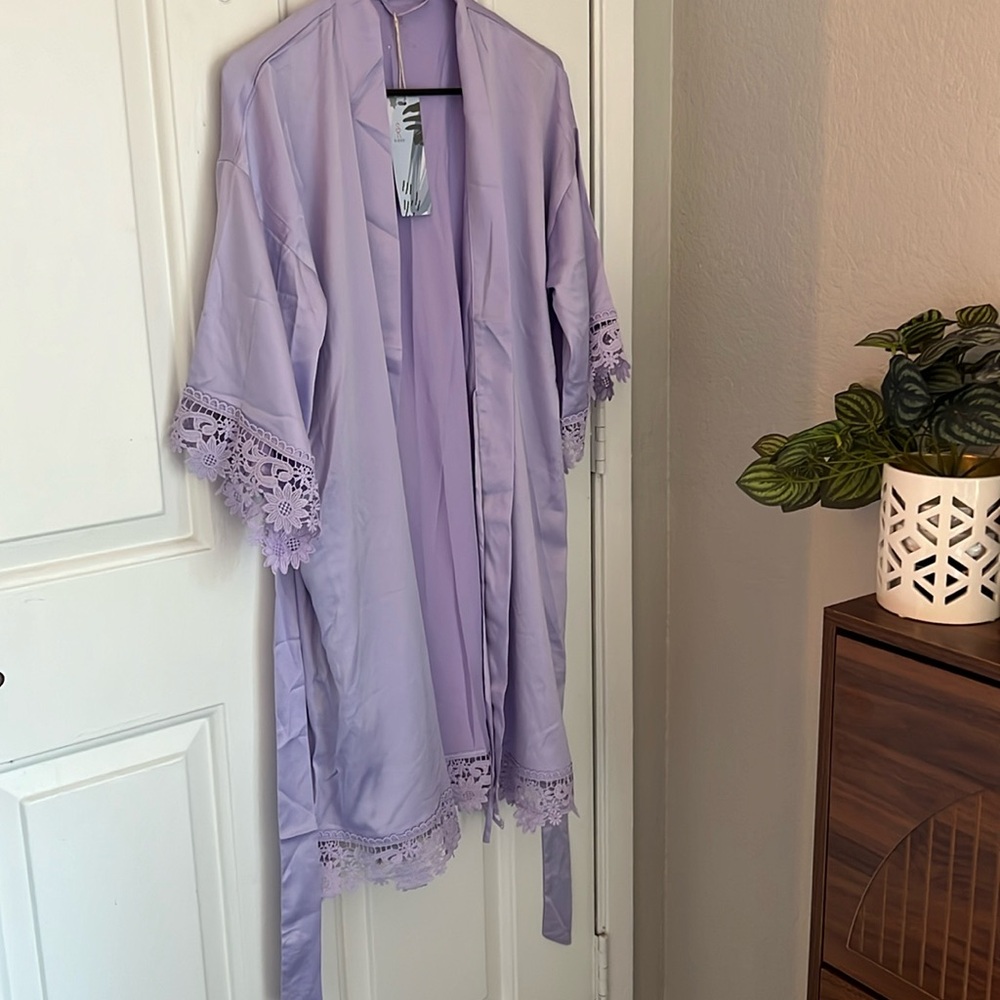 Sioro Lavender silky Lace Trim Robe (S)